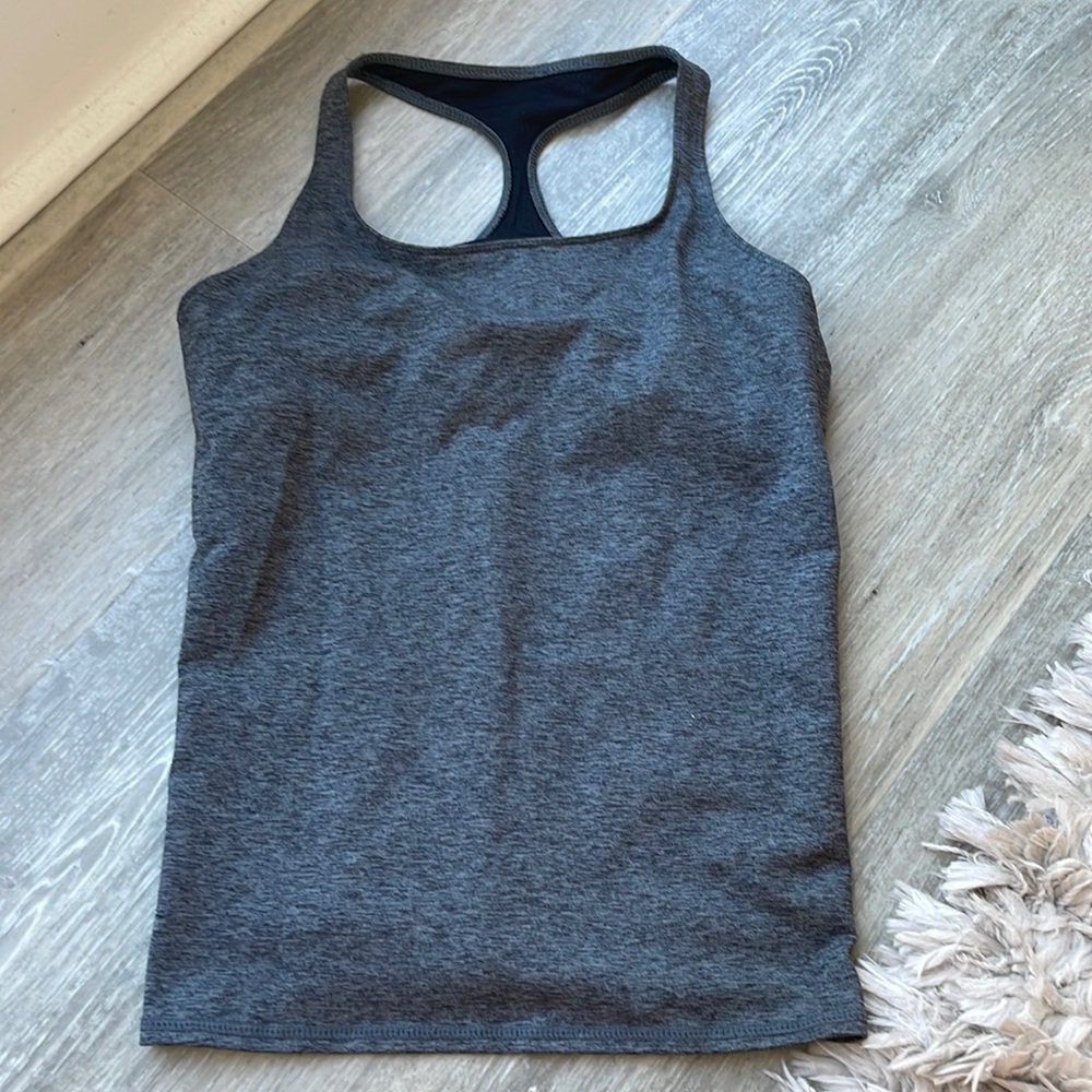 Vuori built in bra tank. New condition